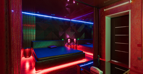 Сафари, Men's Club (Safari, Men's Club)