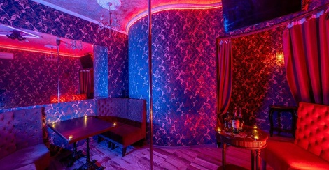 Porno oshxonada tiqilib qolgan Porno multfilm Luizaning yordamchisi