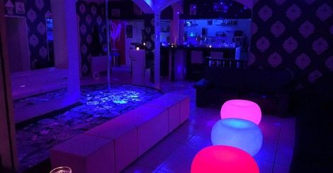 Hot Chicas Table Dance Bar