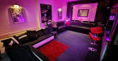 Roxys Den