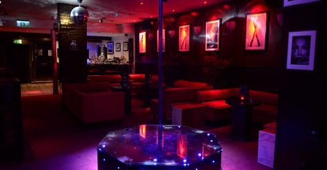 Club Oops..!