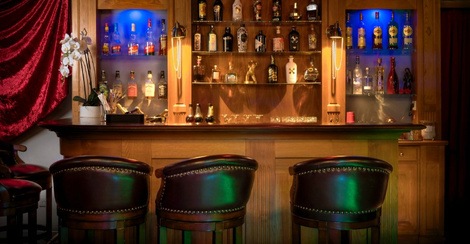 Lounge Bar Cr ( Confrérie Des Reines )