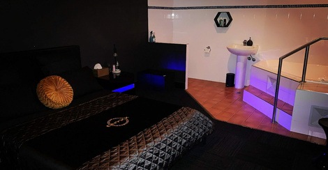 Onyxx Brothel & Escorts Townsville