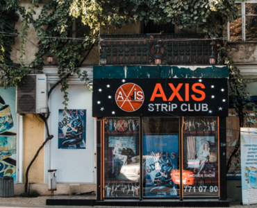 Club Axis