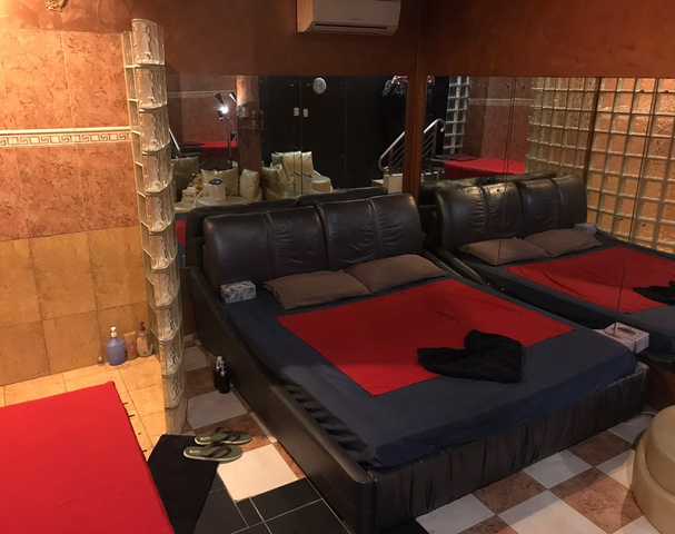 Sydney Ladies - Bondi Brothel - Erotic Massage - Brothel in Bondi Junction, Australia