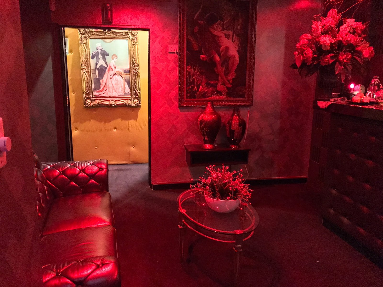 Sydney Ladies - Bondi Brothel - Erotic Massage - Brothel in Bondi Junction, Australia