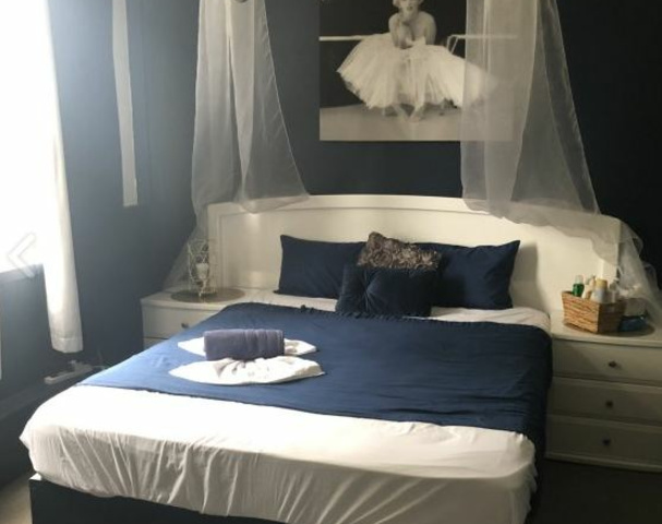 Parlour One One One - Brothel in Broadmeadow, Australia