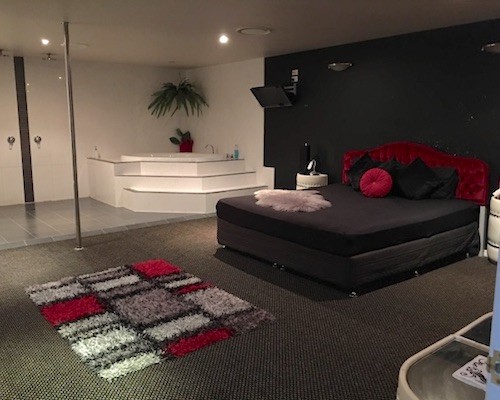Desire Gold Coast Brothel - Brothel in Bundall, Australia