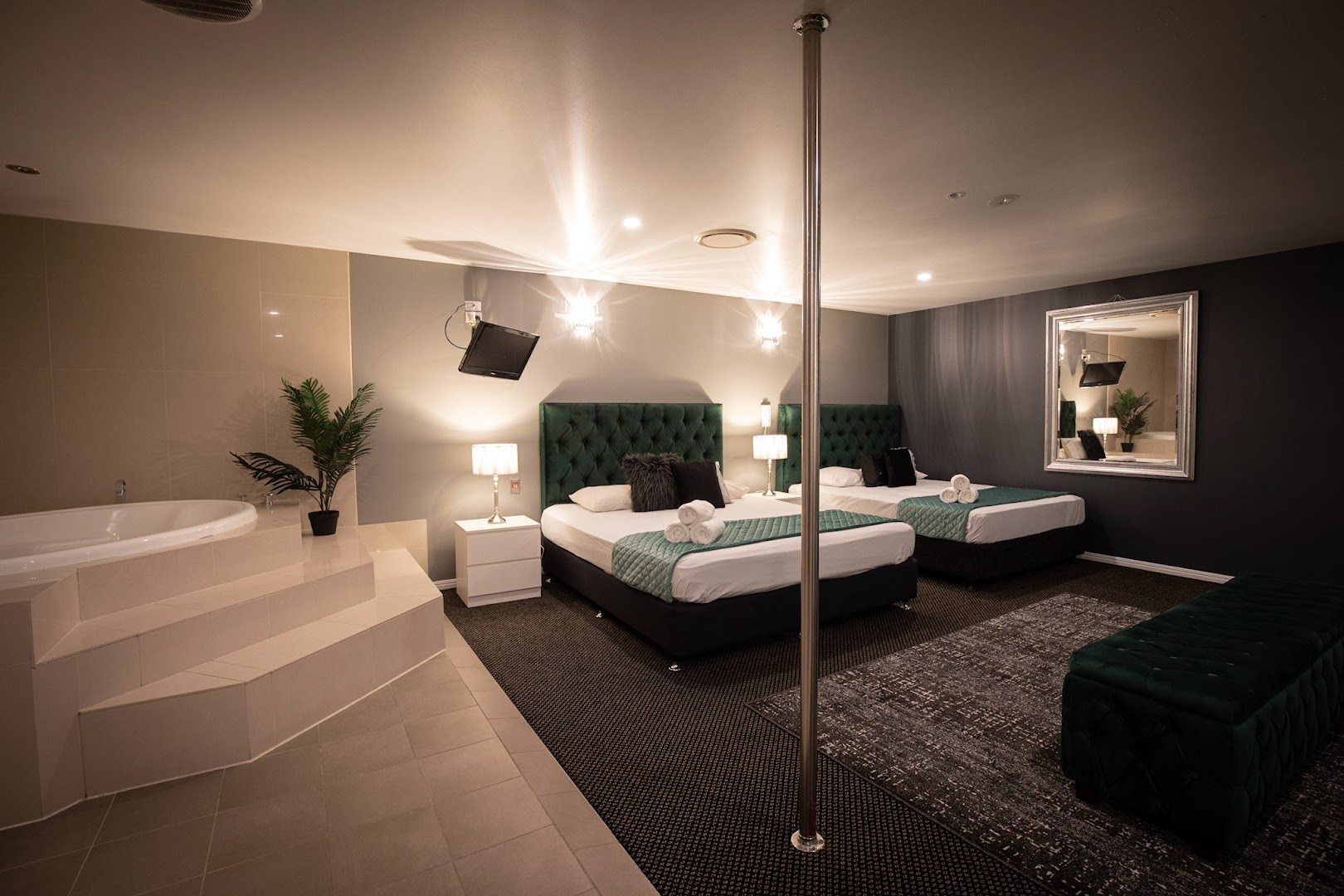 Desire Gold Coast Brothel - Brothel in Bundall, Australia