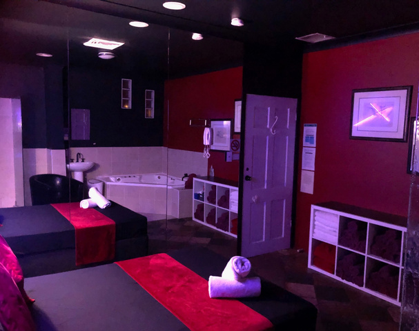 The Bellevue 5 Star Retreat - Erotic Massage in Carlton, Australia