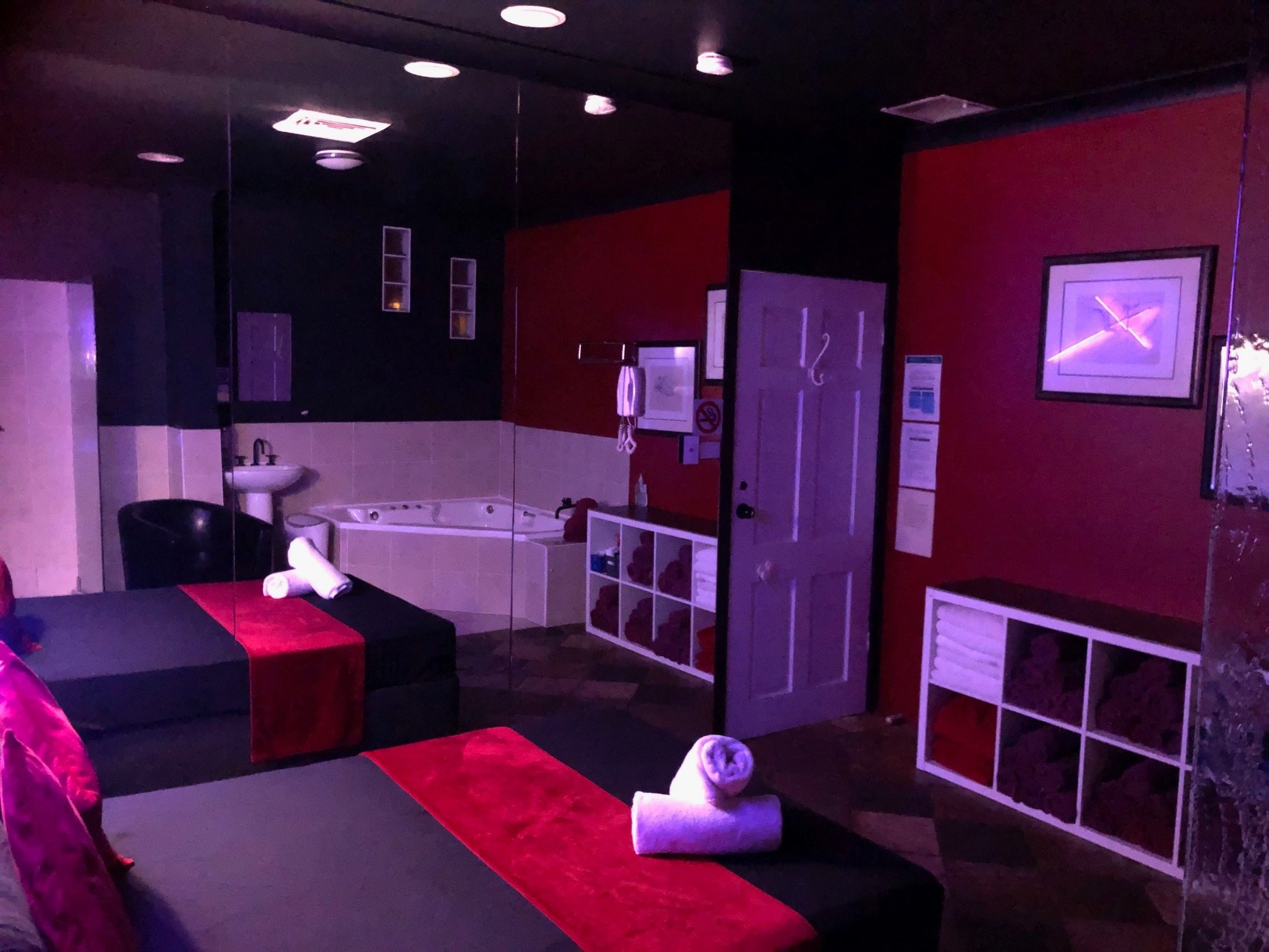 The Bellevue 5 Star Retreat - Erotic Massage in Carlton, Australia
