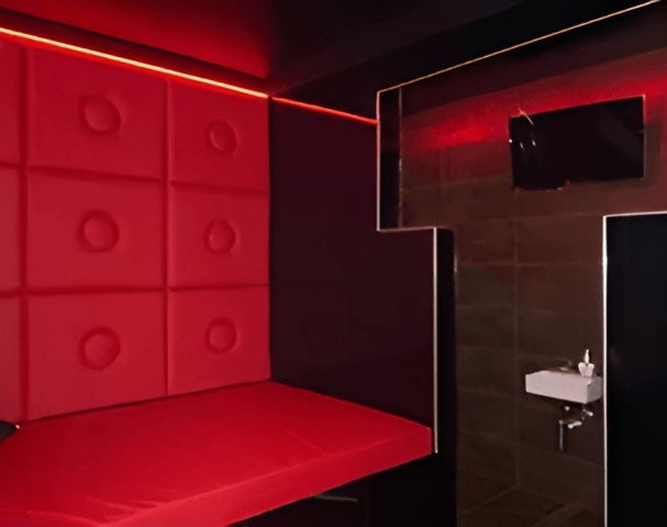 Centrefolds Xxx Albury Brothel - Brothel in East Albury, Australia