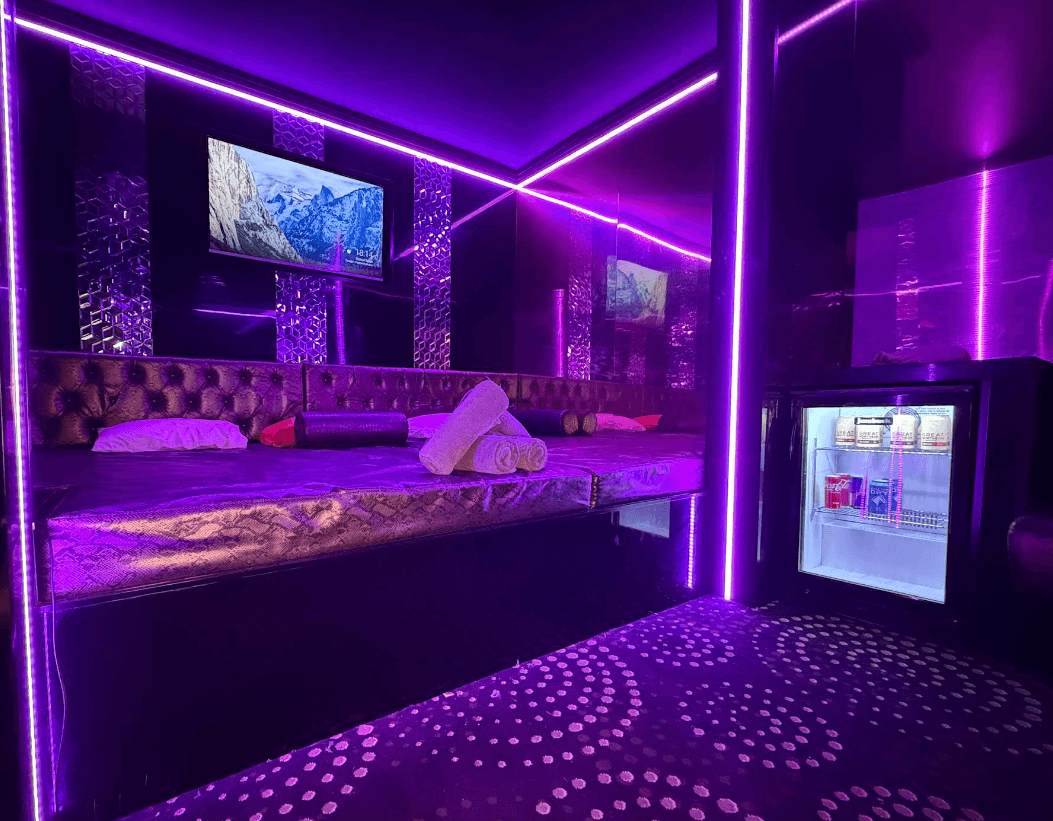 Centrefolds Xxx Albury Brothel - Brothel in East Albury, Australia