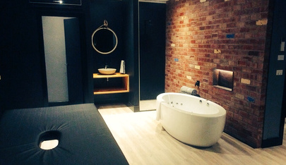 Red Door Canberra - Erotic Massage in Fyshwick, Australia