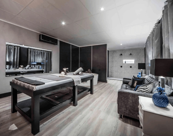 Red Door Canberra - Erotic Massage in Fyshwick, Australia