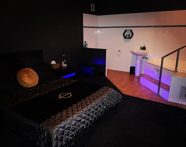 Onyxx Brothel & Escorts Townsville - Brothel in Garbutt, Australia