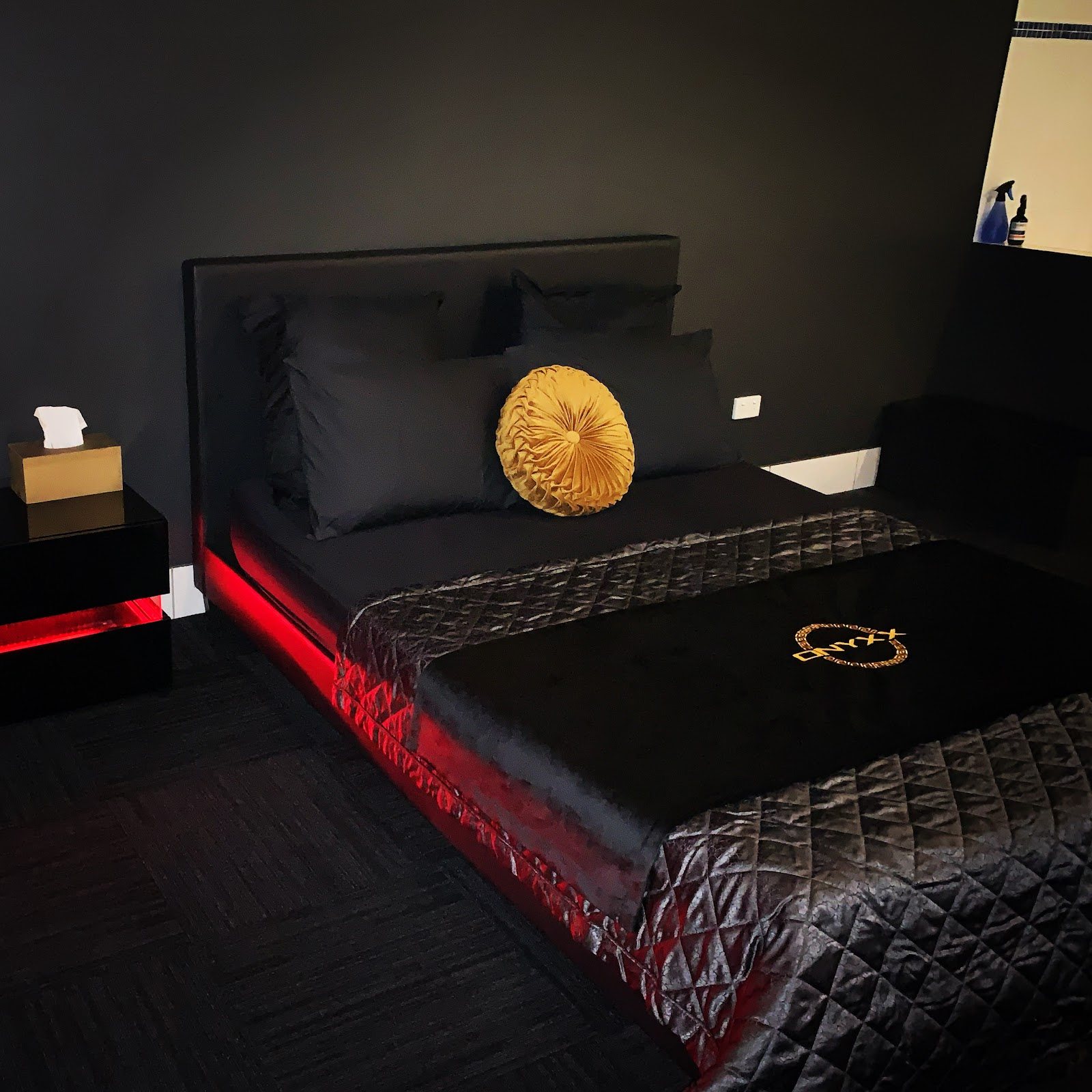Onyxx Brothel & Escorts Townsville - Brothel in Garbutt, Australia