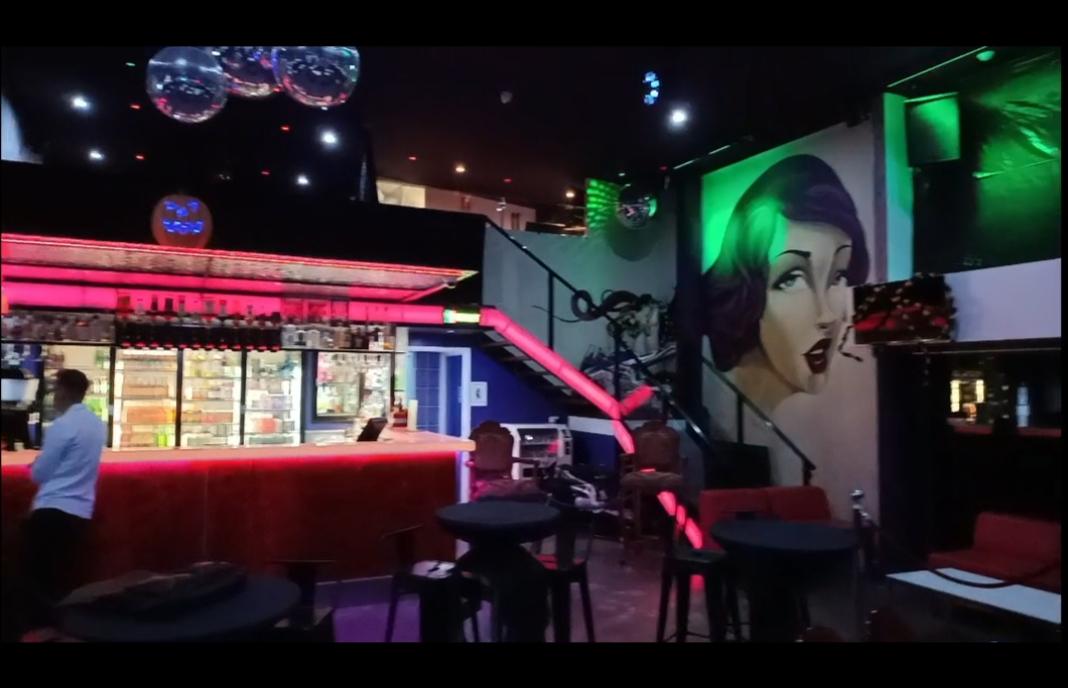 Club Royale - Nightclub in Kunda Park, Australia