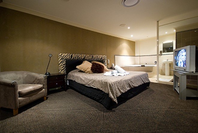 Pentagon Grand - Gold Coast Brothel - Brothel in Molendinar, Australia