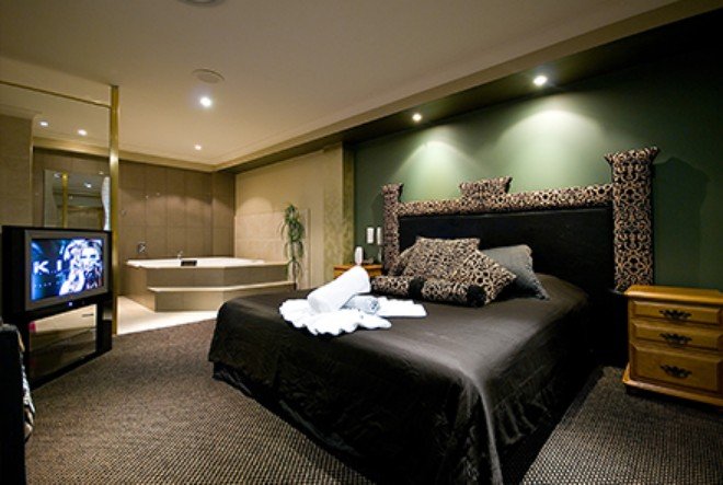 Pentagon Grand - Gold Coast Brothel - Brothel in Molendinar, Australia