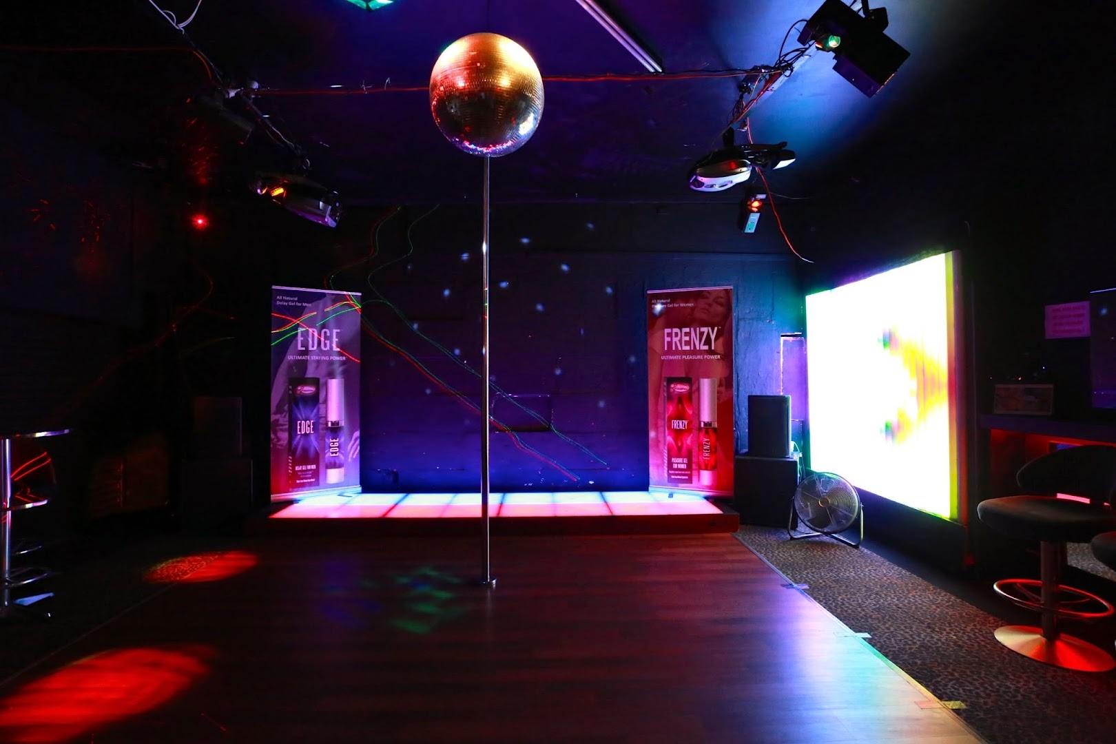 Chateau Vino Swingers Club - Swinger Club in Molendinar, Australia