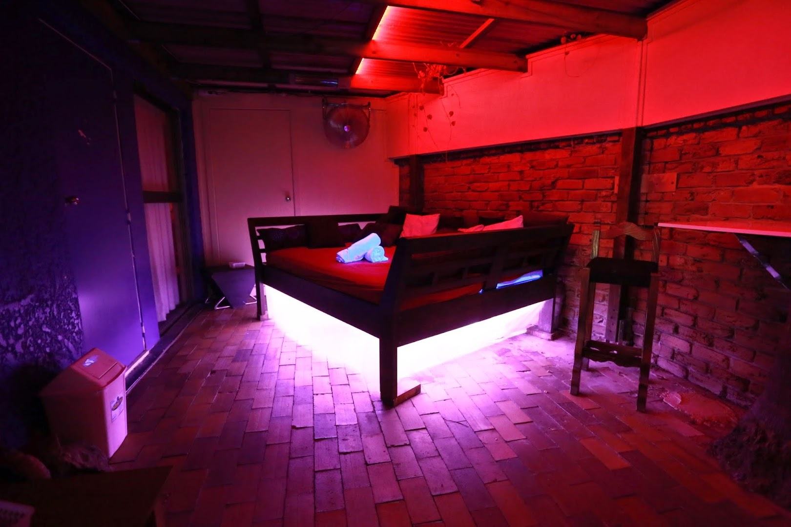 Chateau Vino Swingers Club - Swinger Club in Molendinar, Australia