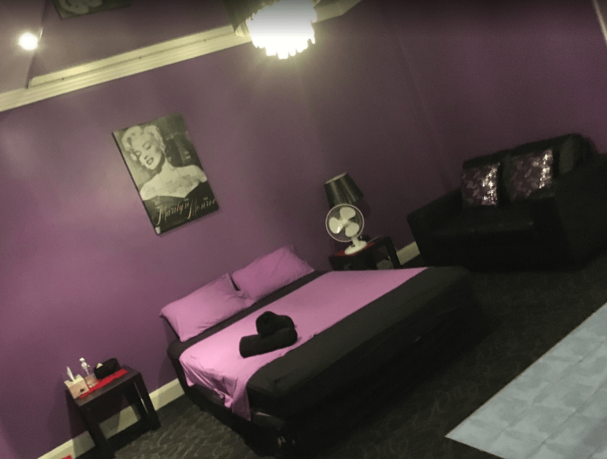 Discreet Gentlemens Club | Brothel In Newcastle - Brothel in Newcastle West, Australia