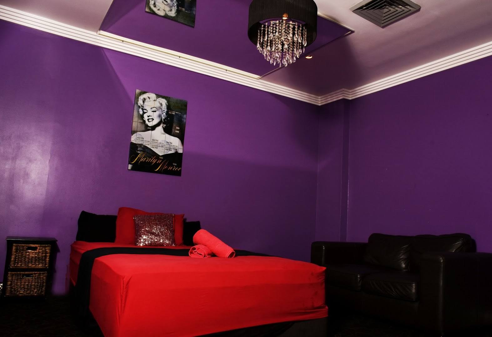 Discreet Gentlemens Club | Brothel In Newcastle - Brothel in Newcastle West, Australia