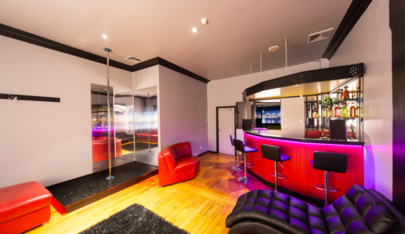 Salute 687 - Swinger Club in Newcastle West, Australia