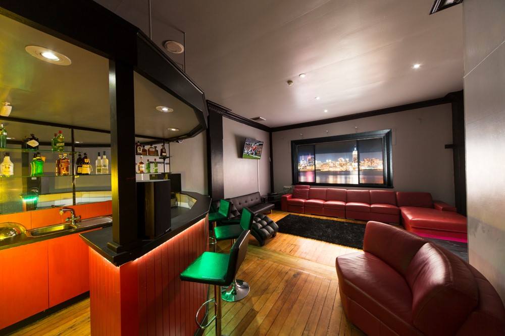 Thewheel687 - Swinger Club in Newcastle West, Australia