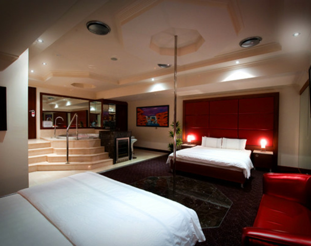 The Gateway Club Sydney Brothel - Brothel in Petersham, Australia