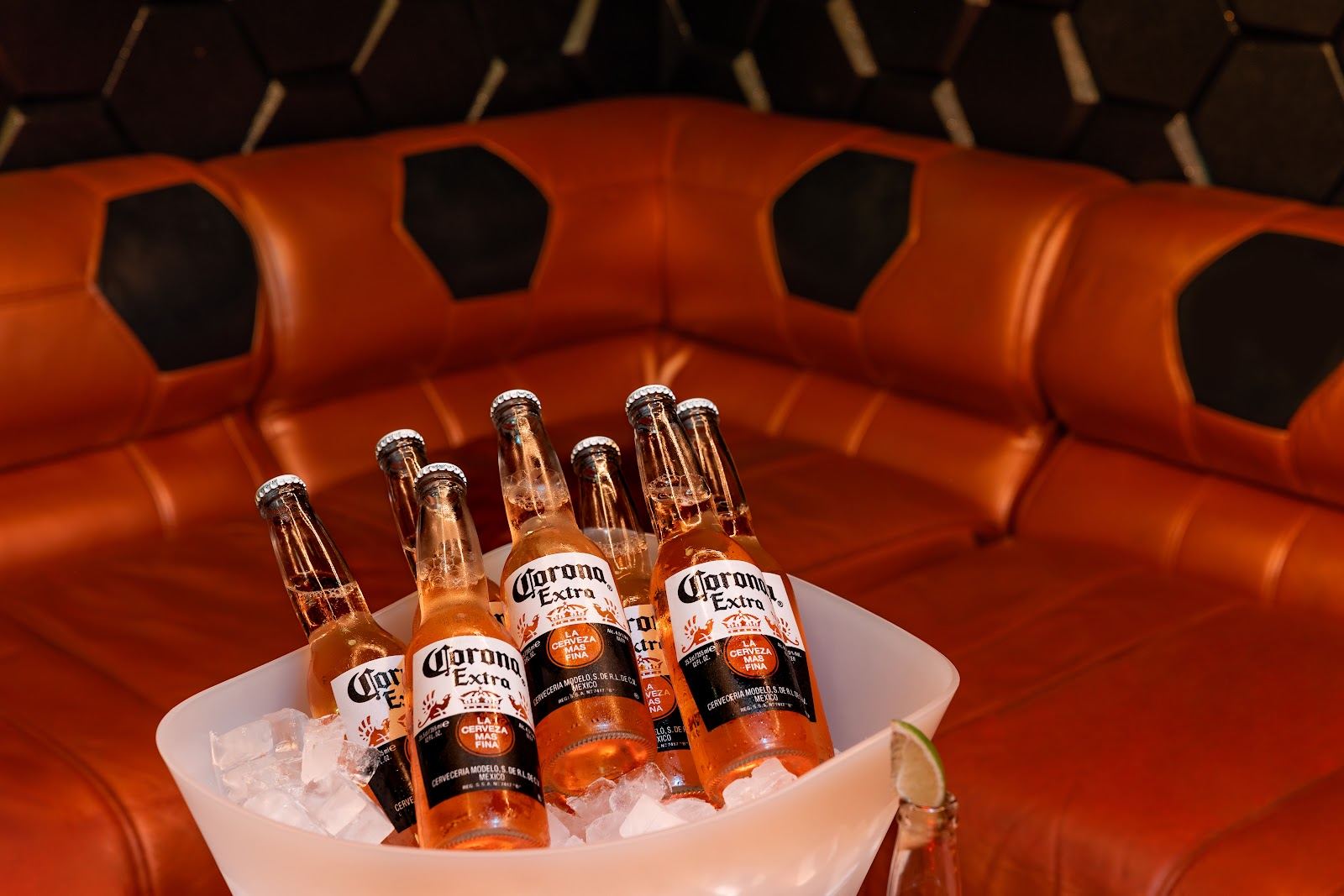 Honey B's - Nightclub in Petrie Terrace, Australia