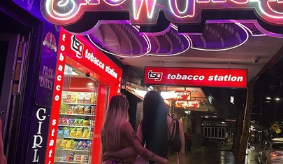 World Famous Showgirls - Nightclub in Potts Point, Australia