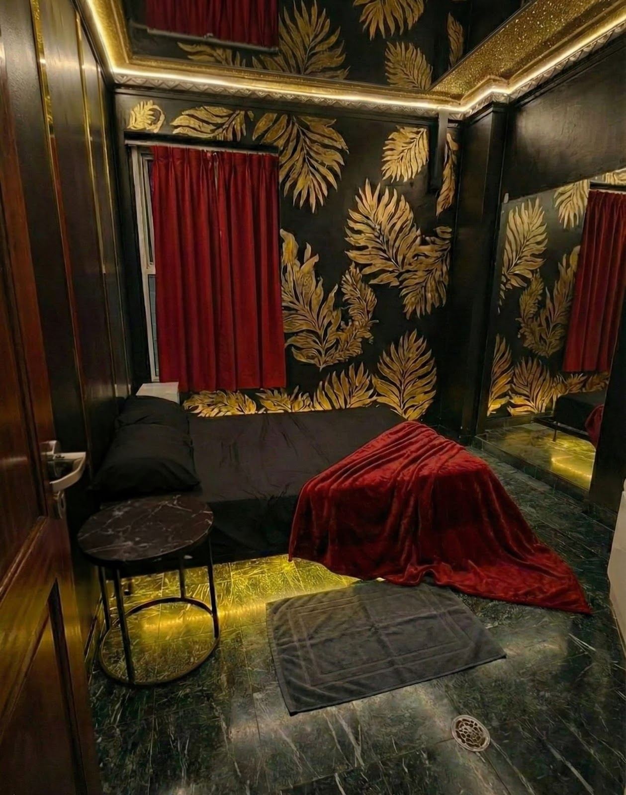 The Black Garter - Rockdale Brothel, Sydney Brothel, Erotic Massage, Party, Outcall, Incall - Brothel in Rockdale, Australia