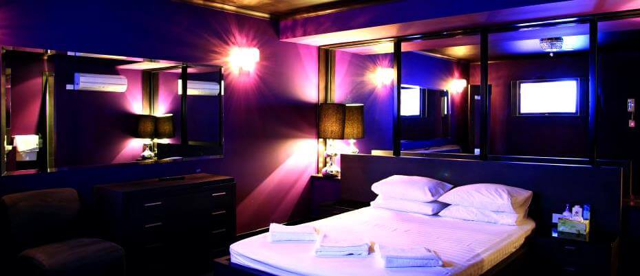 California Club Brothel Melbourne - Brothel in Saint Kilda, Australia