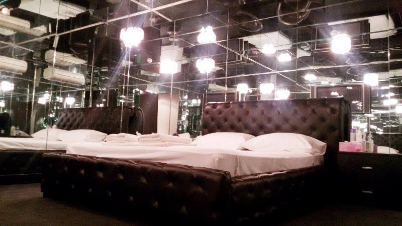 California Club Brothel Melbourne - Brothel in Saint Kilda, Australia