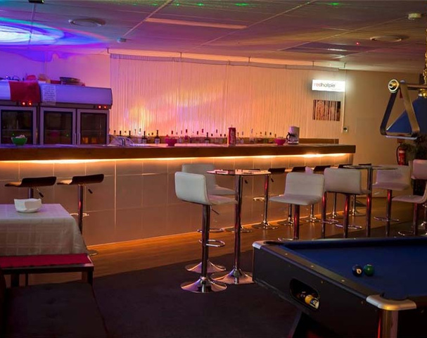 Mike's Place - Swinger Club in Slacks Creek, Australia