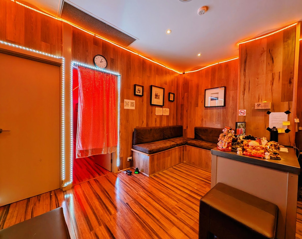 39 Tope - Brothel in South Melbourne, Australia