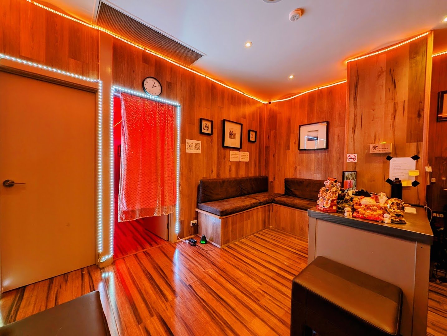 39 Tope - Brothel in South Melbourne, Australia