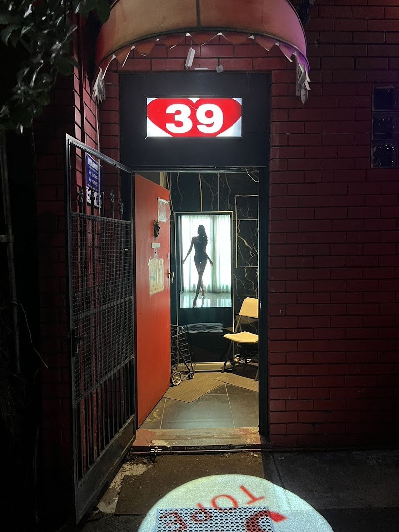39 Tope - Brothel in South Melbourne, Australia