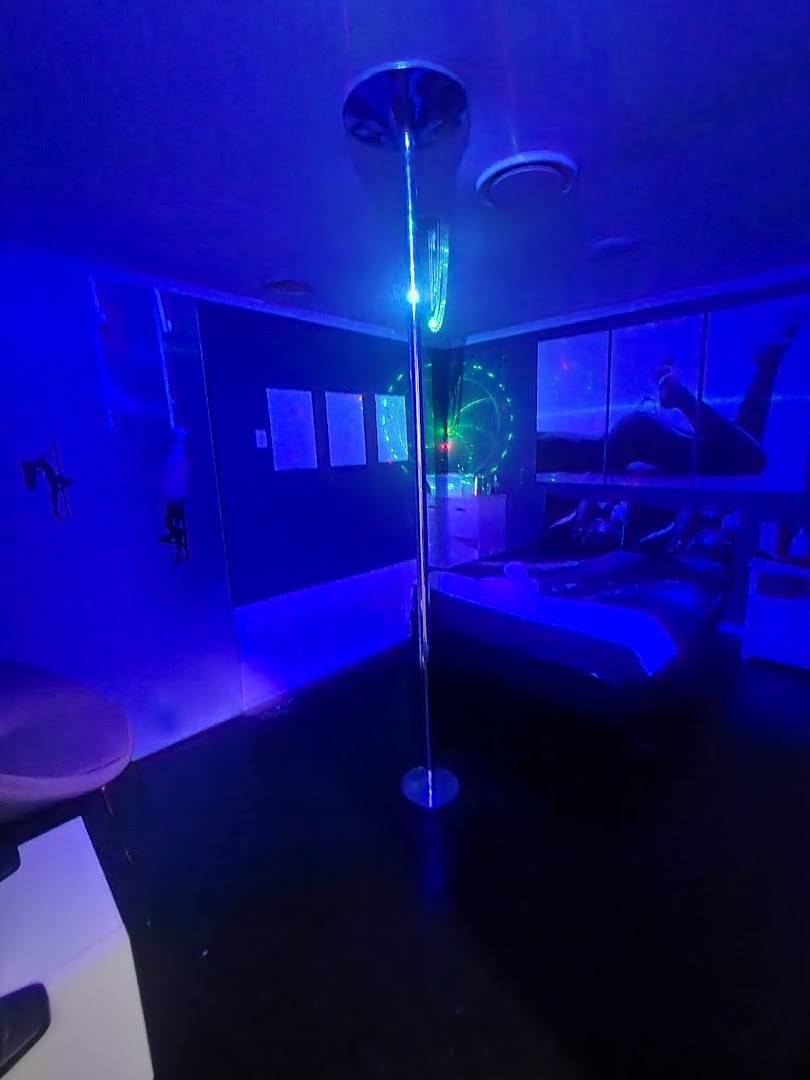 Brothel - Ace Gentleman’s Club - Erotic Massage in Tuggerah, Australia