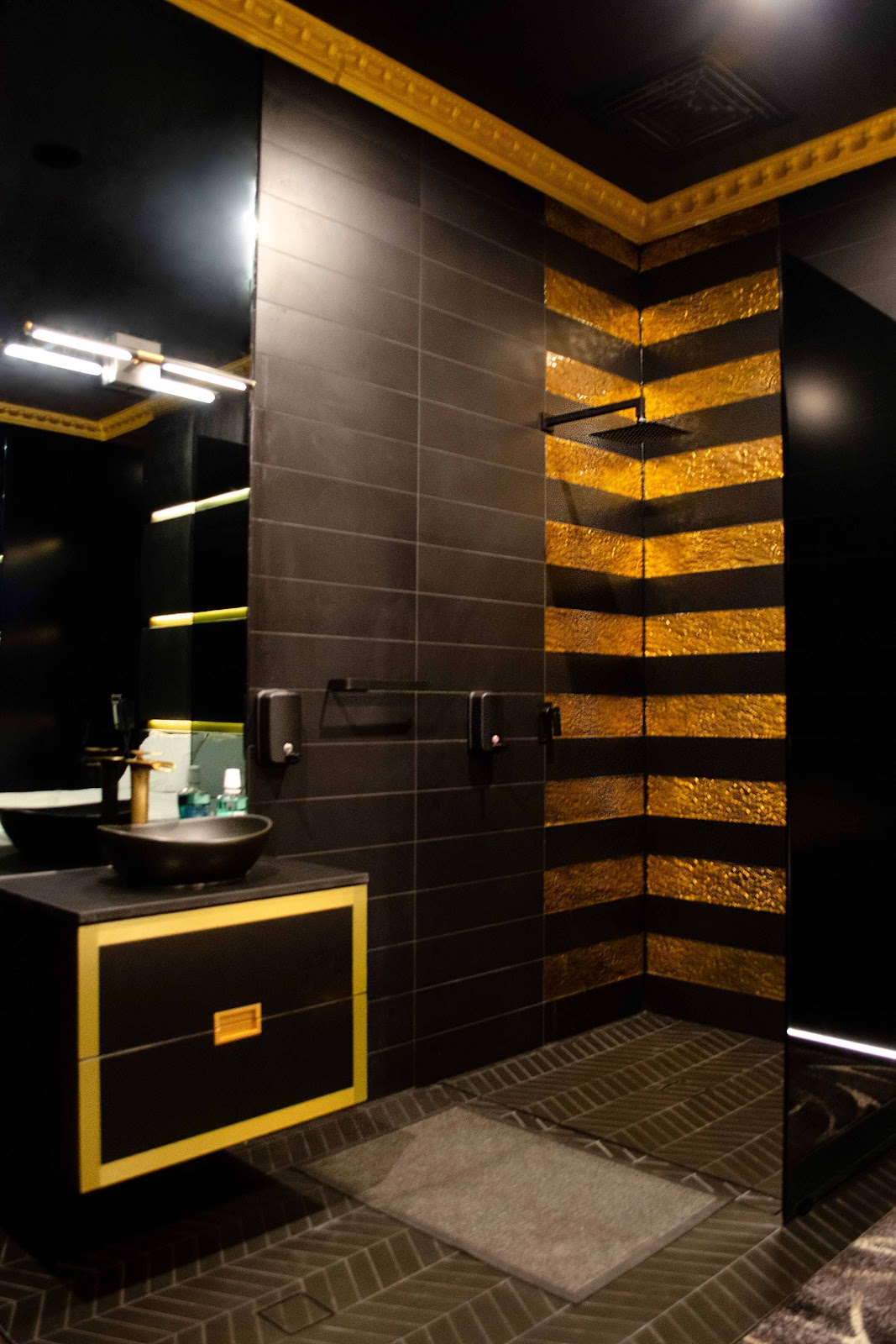 Cleopatra's Gentlemans Club - Sydney's Finest Brothel - Brothel in Wetherill Park, Australia