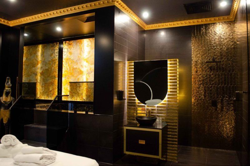 Cleopatra's Gentlemans Club - Sydney's Finest Brothel - Brothel in Wetherill Park, Australia