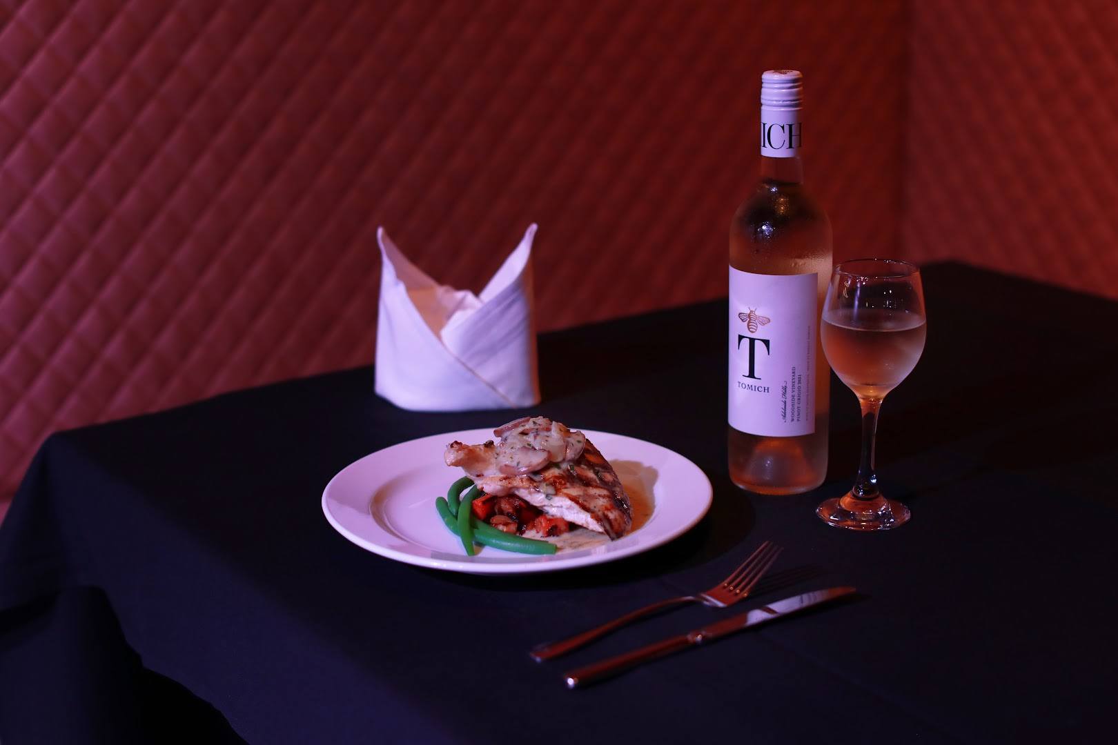 Twin Peeks Lingerie Restaurant - Nightclub in Woolloomooloo, Australia