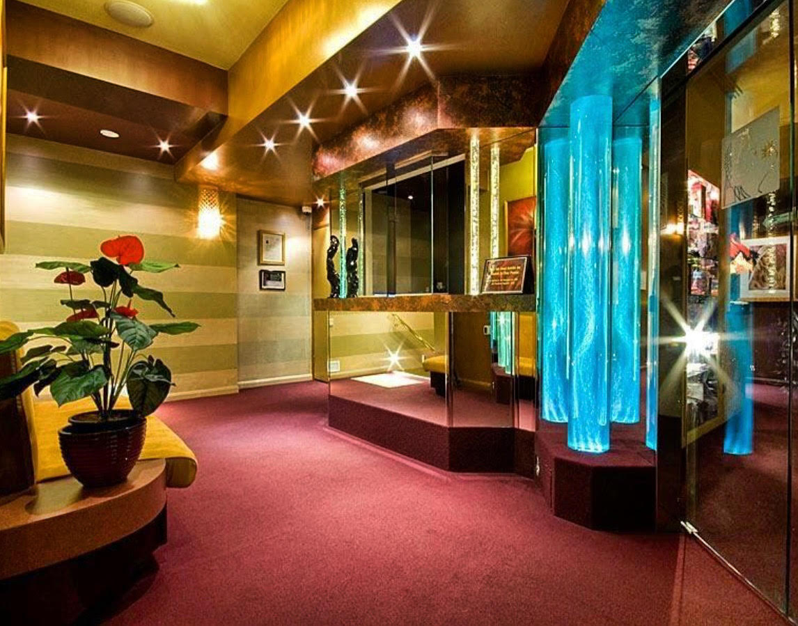 Cleos On Nile - Brisbane's Best Legal Brothel Near Brisbane Cbd And Fortitude Valley For Me - Brothel in Woolloongabba, Australia