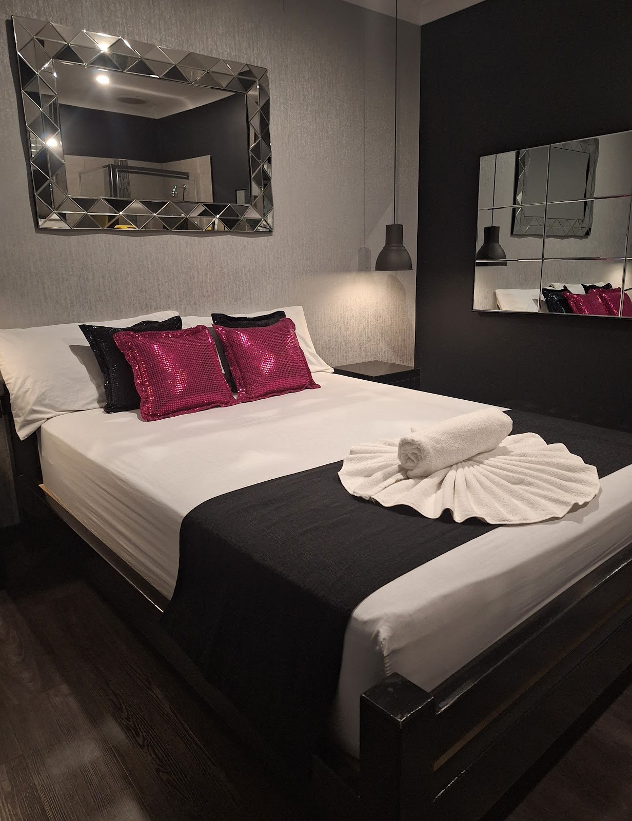 The Viper Room - The Best Brisbane Brothel - Brothel in Yeerongpilly, Australia