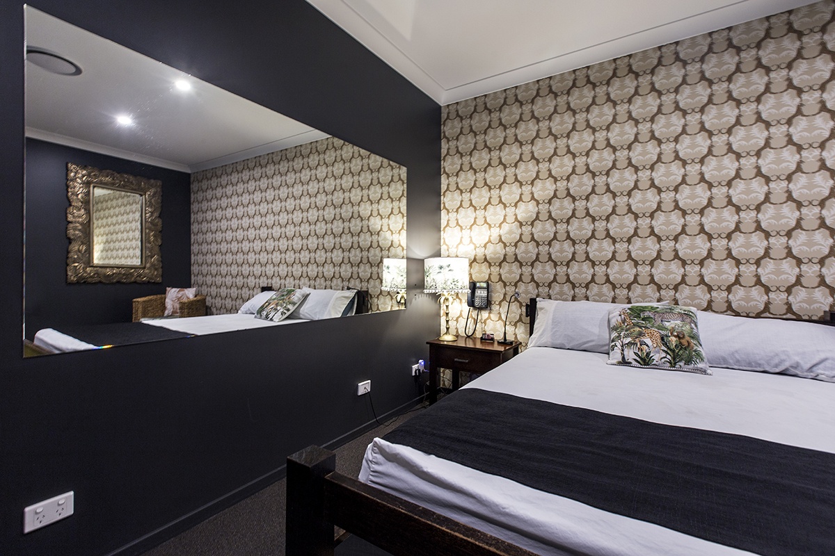 The Viper Room - The Best Brisbane Brothel - Brothel in Yeerongpilly, Australia