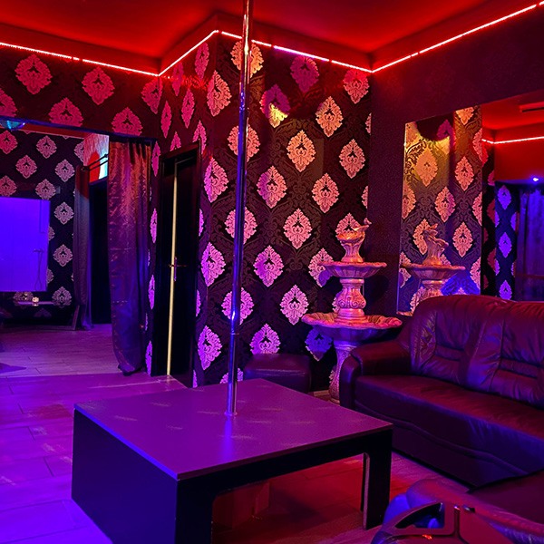 Lora Dora Laufhaus & Bar - Brothel in Barnbach, Austria