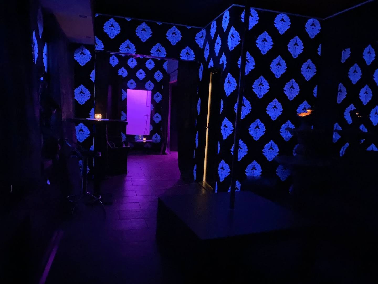 Lora Dora Laufhaus & Bar - Brothel in Barnbach, Austria