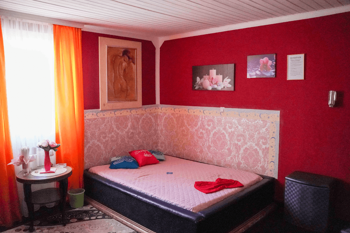 Cat's Club Braunau  - Brothel in Braunau Am Inn, Austria